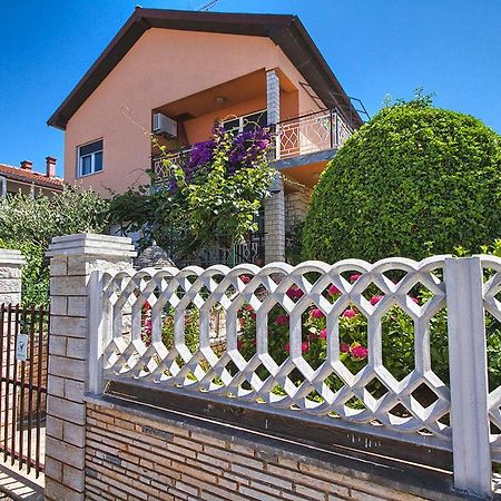 Apartment Cinzia Pula Exterior foto
